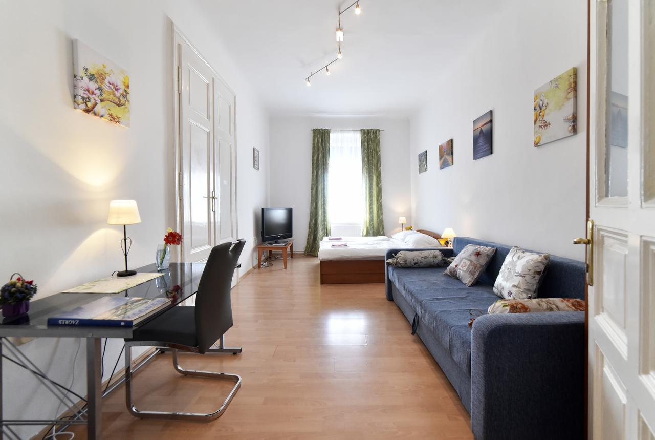Apartment Tesla Zagreb Bagian luar foto
