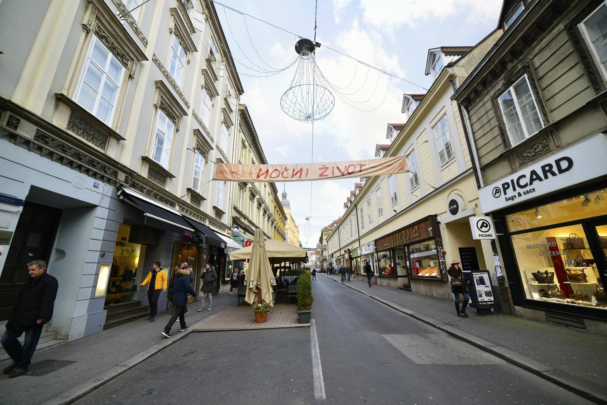 Apartment Tesla Zagreb Bagian luar foto